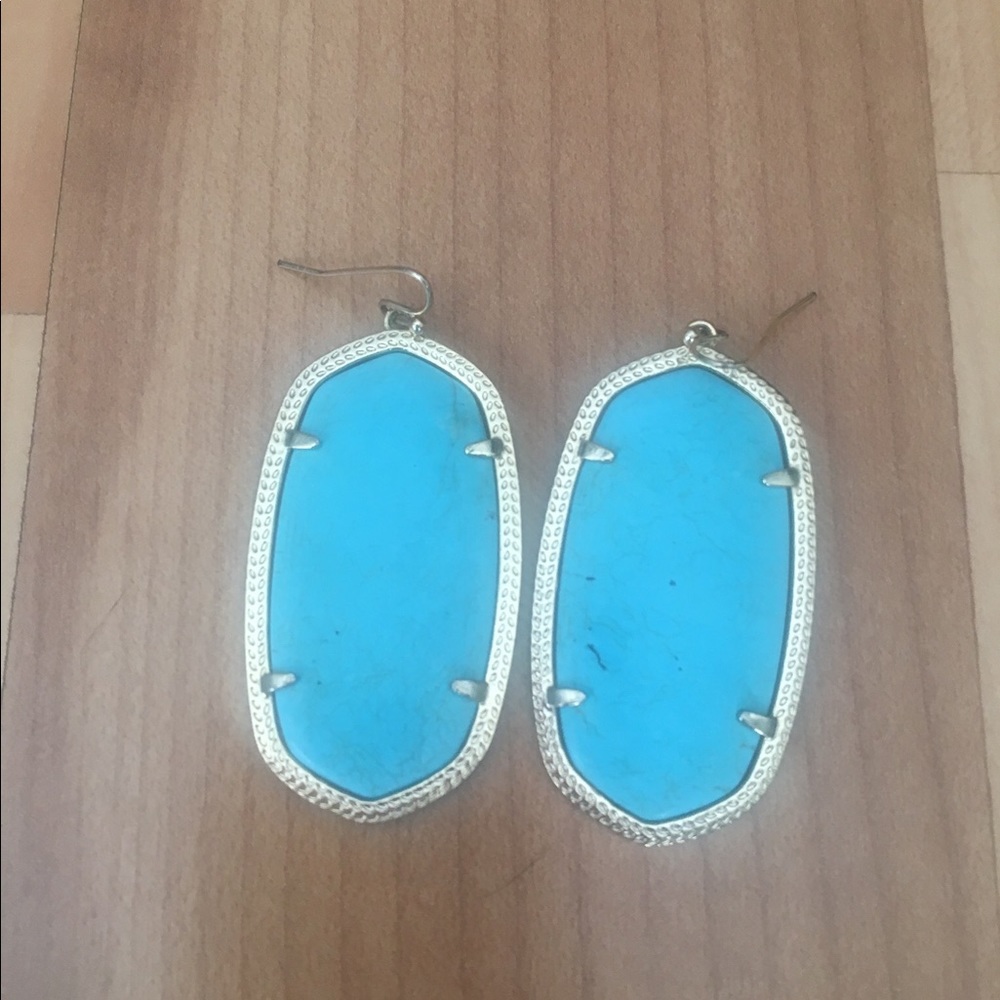 ❌SOLD❌ Kendra Scott Danielle Earrings